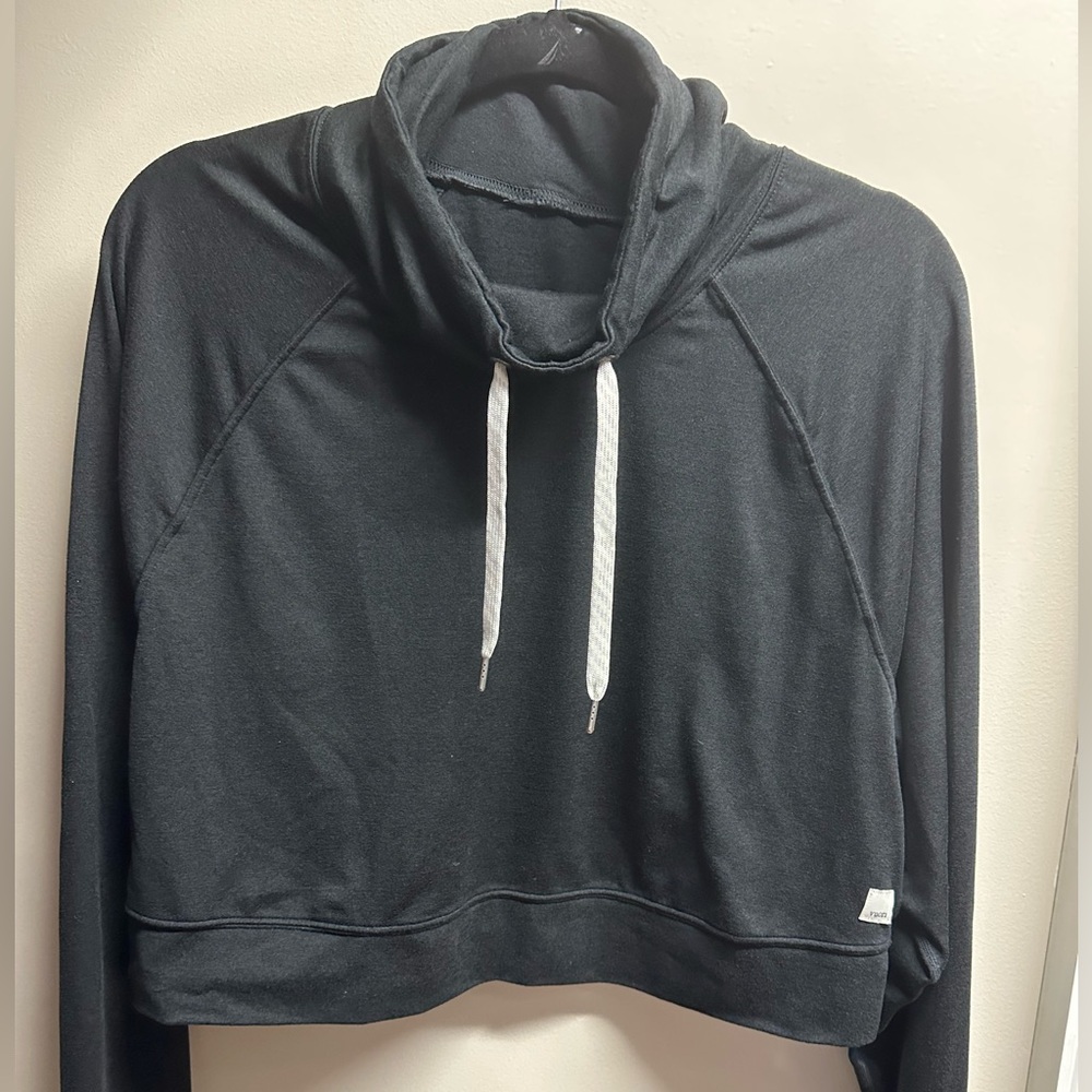 Vuori Halo Mock Neck Pullover - Black